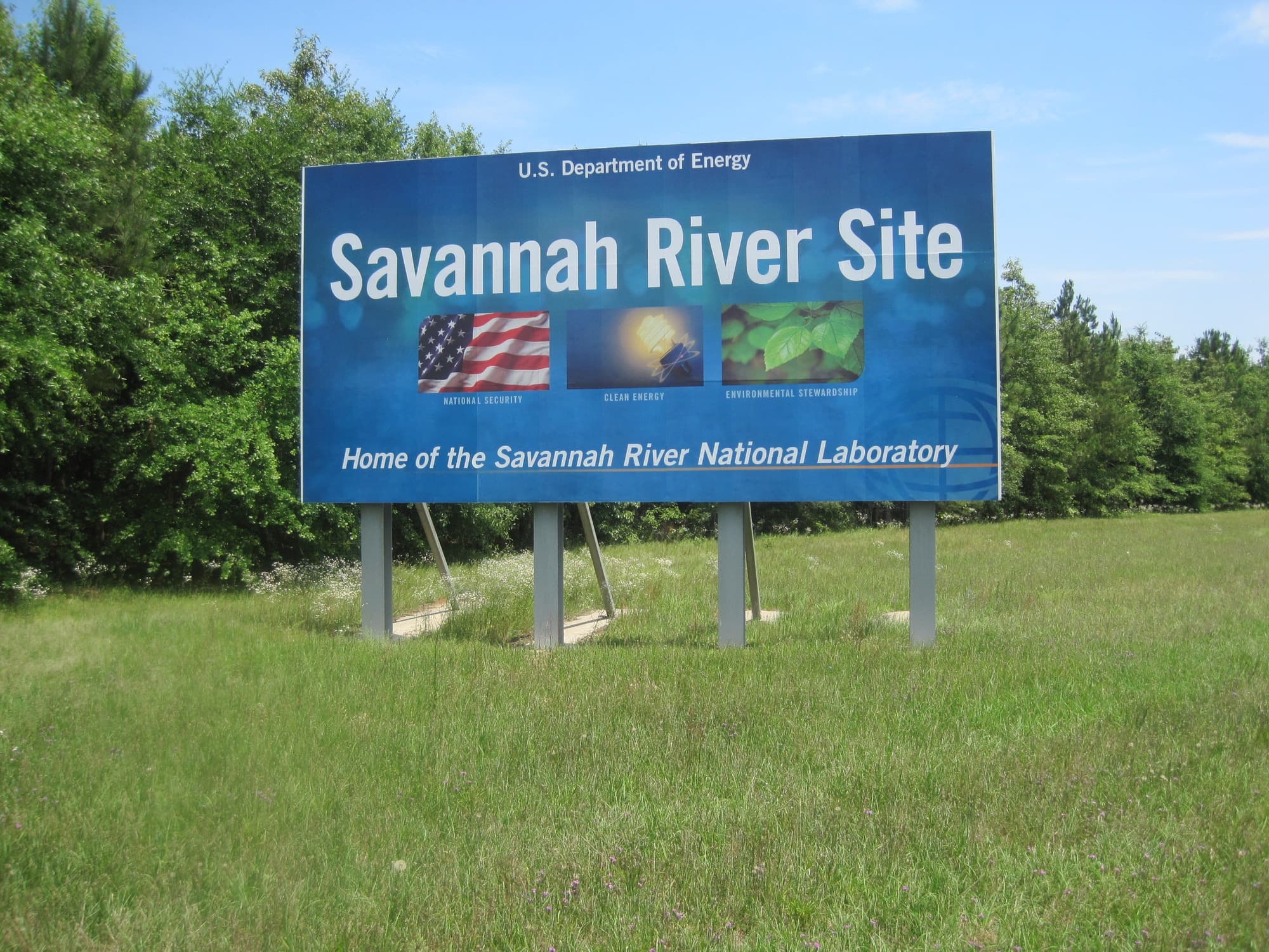 An entrance sign for the Savannah River Site in South Carolina, shown in an archival photograph unrelated to the October 2026 fire.
